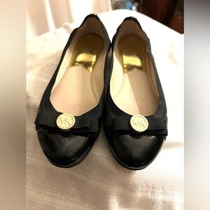 Michael Kors Black Flat Ballet Dixie Shoe with Logo Bow, LIKE NEW, 7.5